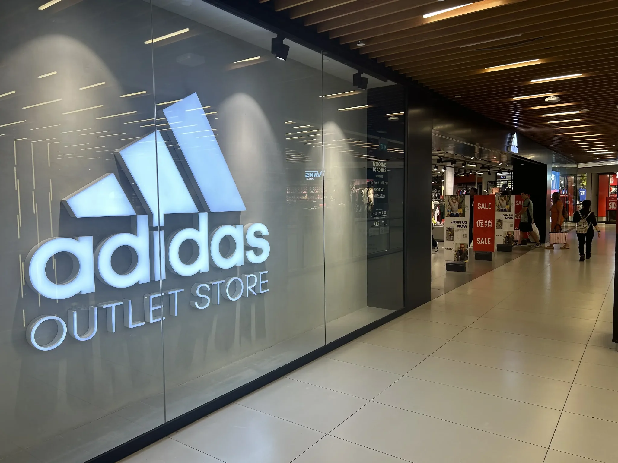 IMM Adidas at level 2